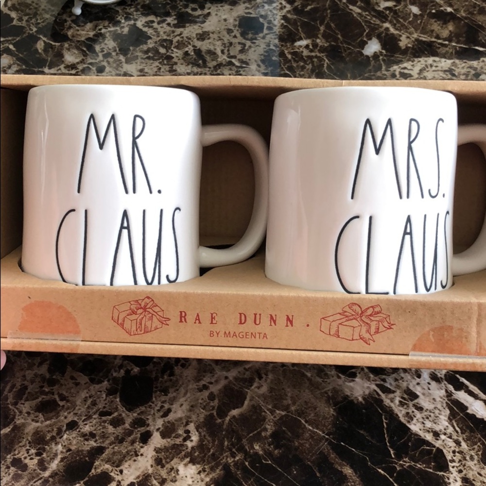 Rae Dunn Mug Set
